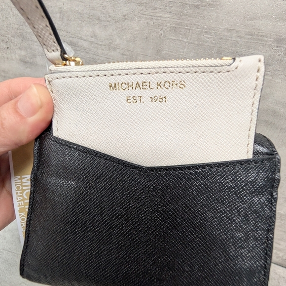 Michael Kors Saffiano Color Block Carryall Bifold Wallet Genuine Leather NWT - Picture 12 of 14